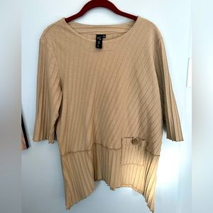 FOCUS size S brown v line top